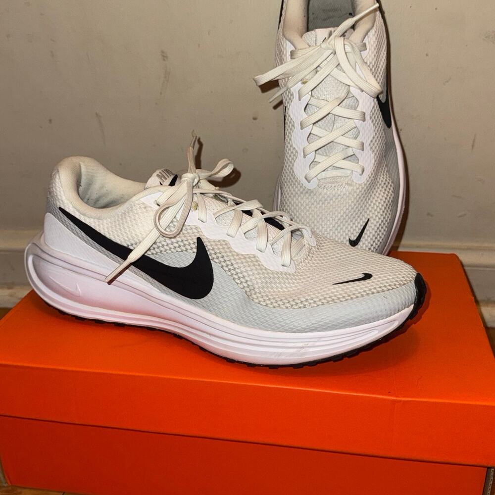 Nike Revolution 8 Running Shoes -Men’s Size 8.5 / Women 10-HJ9198-001